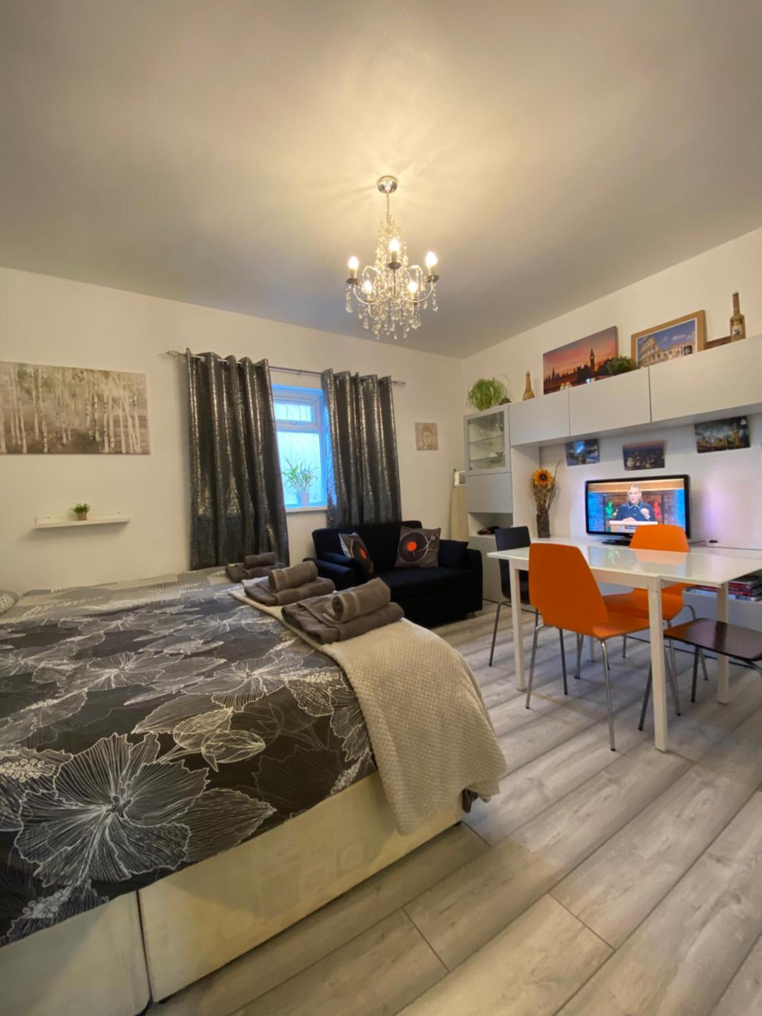 Da Giuseppe London Apartment Exterior photo